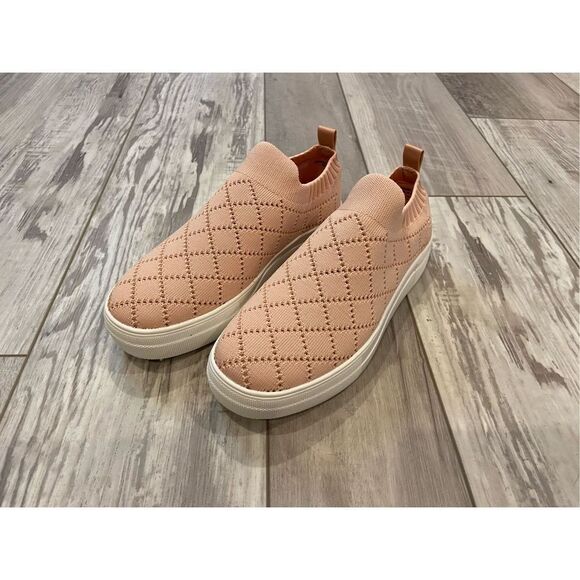 Soda Shoes - Soda slip on casual shoe/tennis shoe size 7